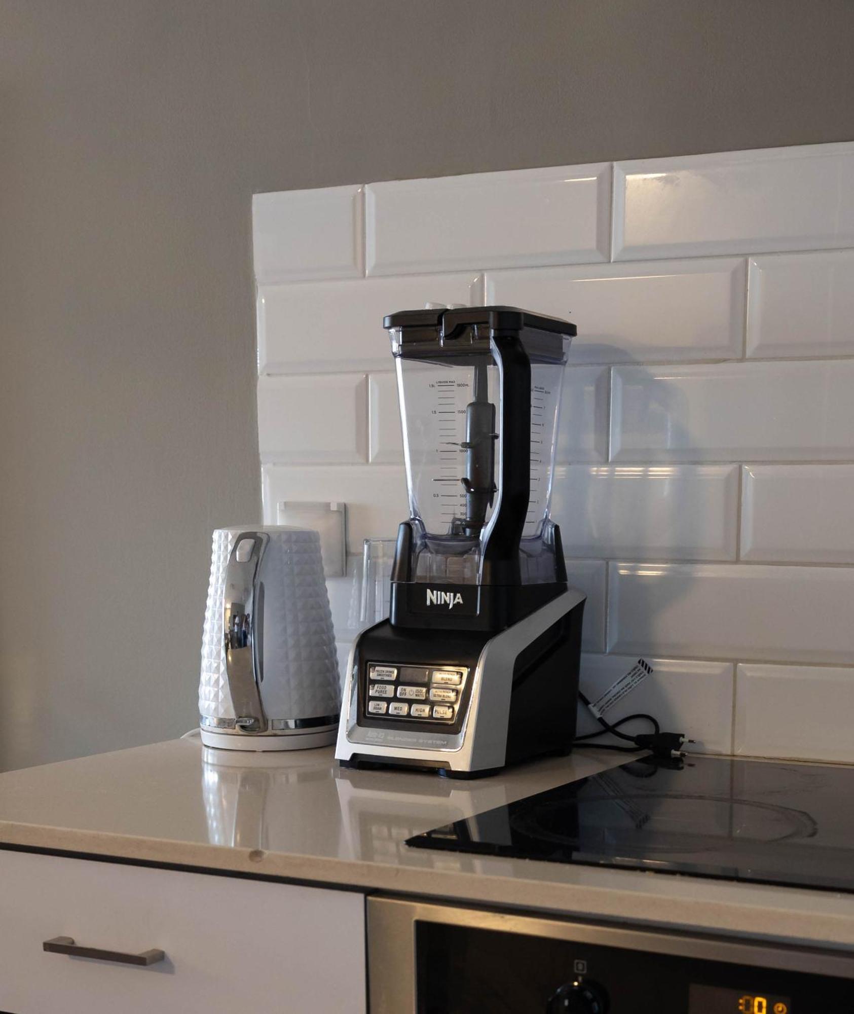 Fisharent Luxury Royal Park Suites Ейлат Екстериор снимка