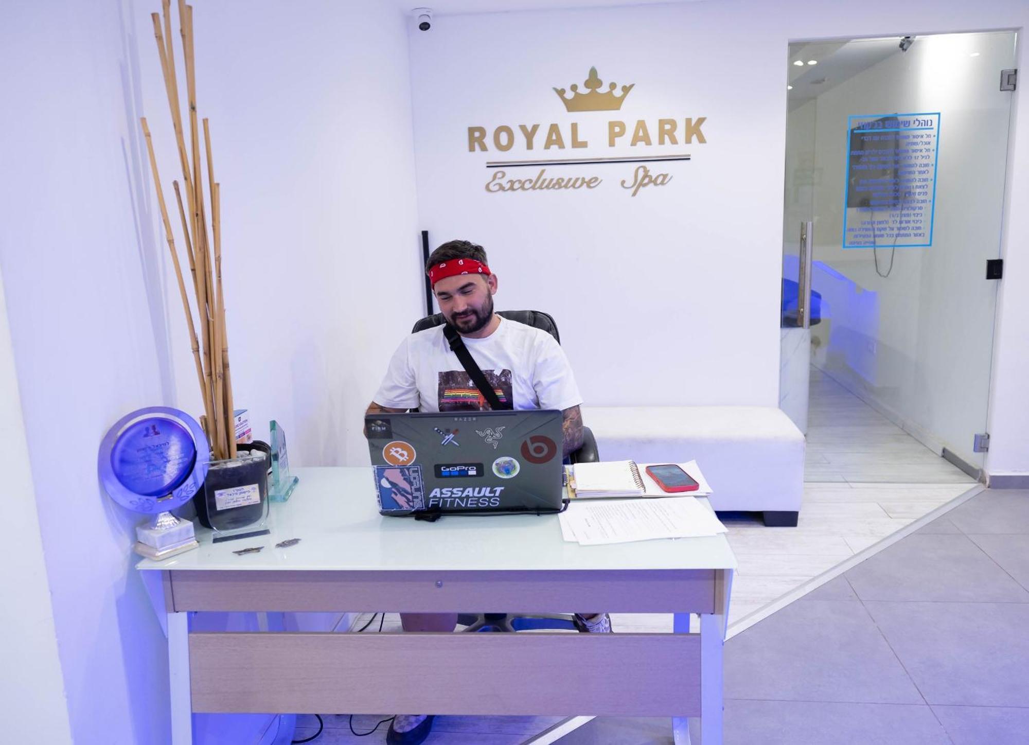 Fisharent Luxury Royal Park Suites Ейлат Екстериор снимка
